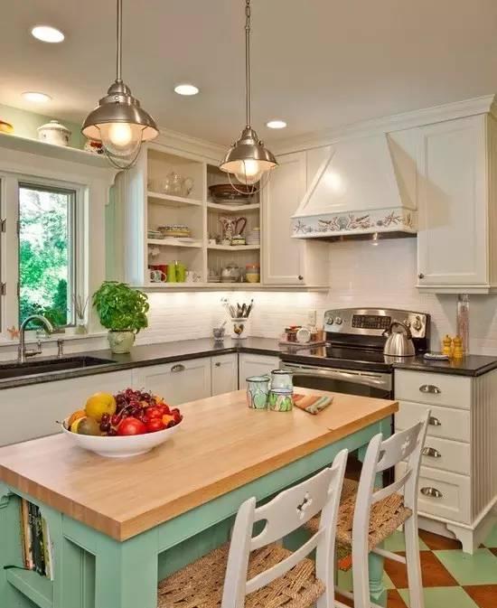 带餐桌的厨房,真的很实用!