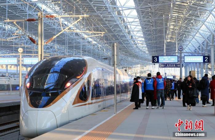 世界首条智能高铁京张高铁开通 首次采用北斗导航自动驾驶