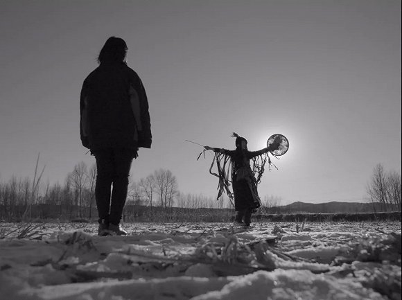 个人意见北方一片苍茫她远去的身影写满贪婪与冷漠