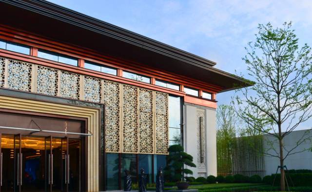 融创九棠府销售中心双重檐实景图