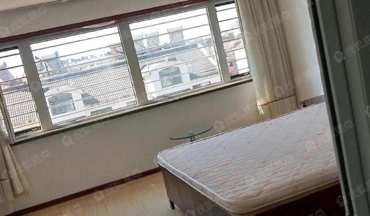 书香家园b区6楼100平带100阁楼不把边不临街55万可贷款